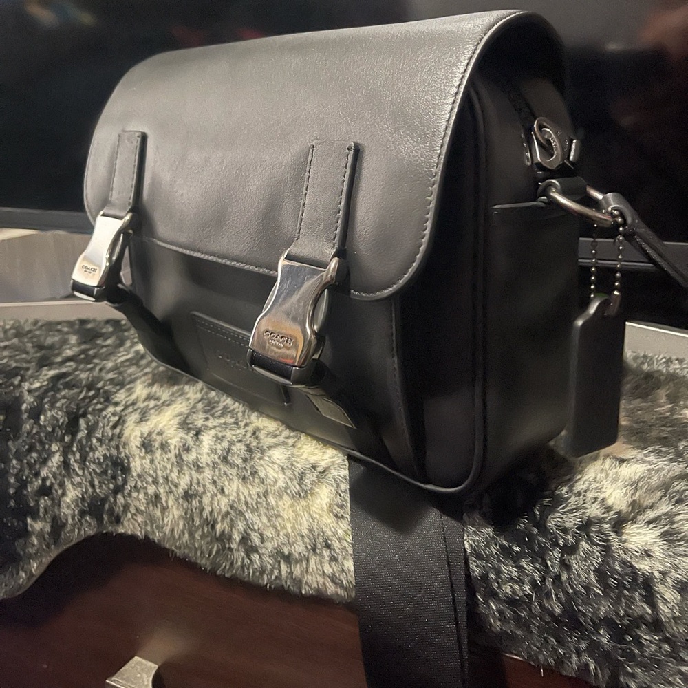 Coach Bag - Picture 1 of 4